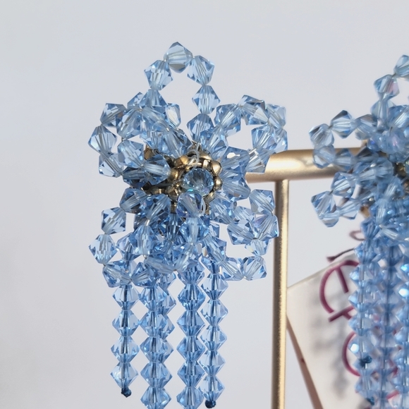 ⚜️VTG Austrian Crystal Sky Blue Beaded Dangle Earrings NWT - Picture 5 of 7